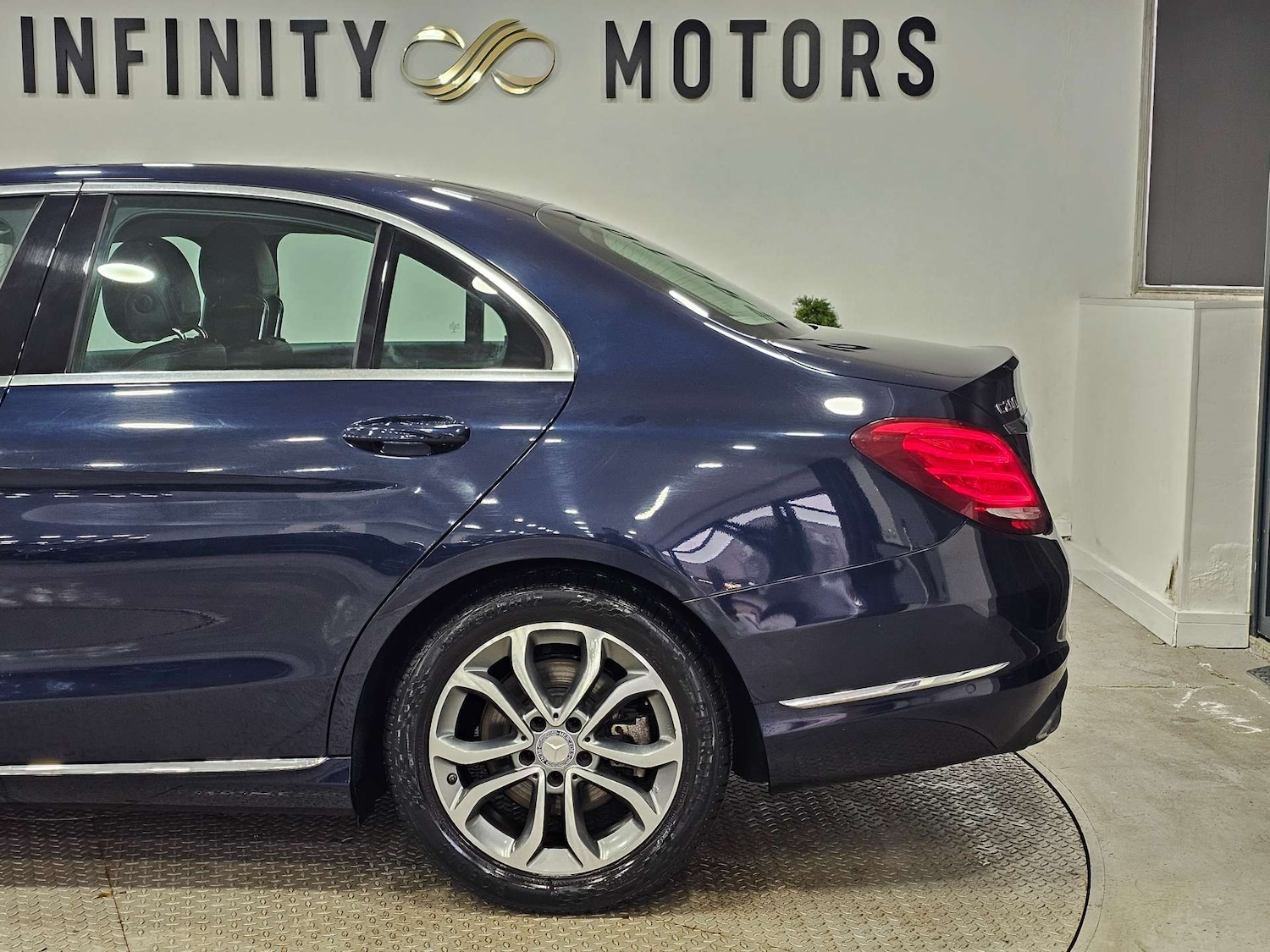 Used Mercedes-Benz C Class 2015 for sale - 77643175: Photo 34