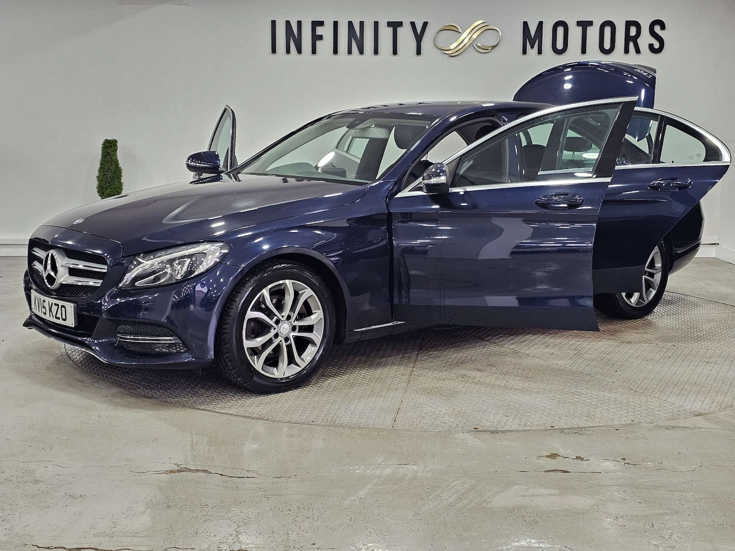 Used Mercedes-Benz C Class 2015 for sale - 77643175: Photo 40