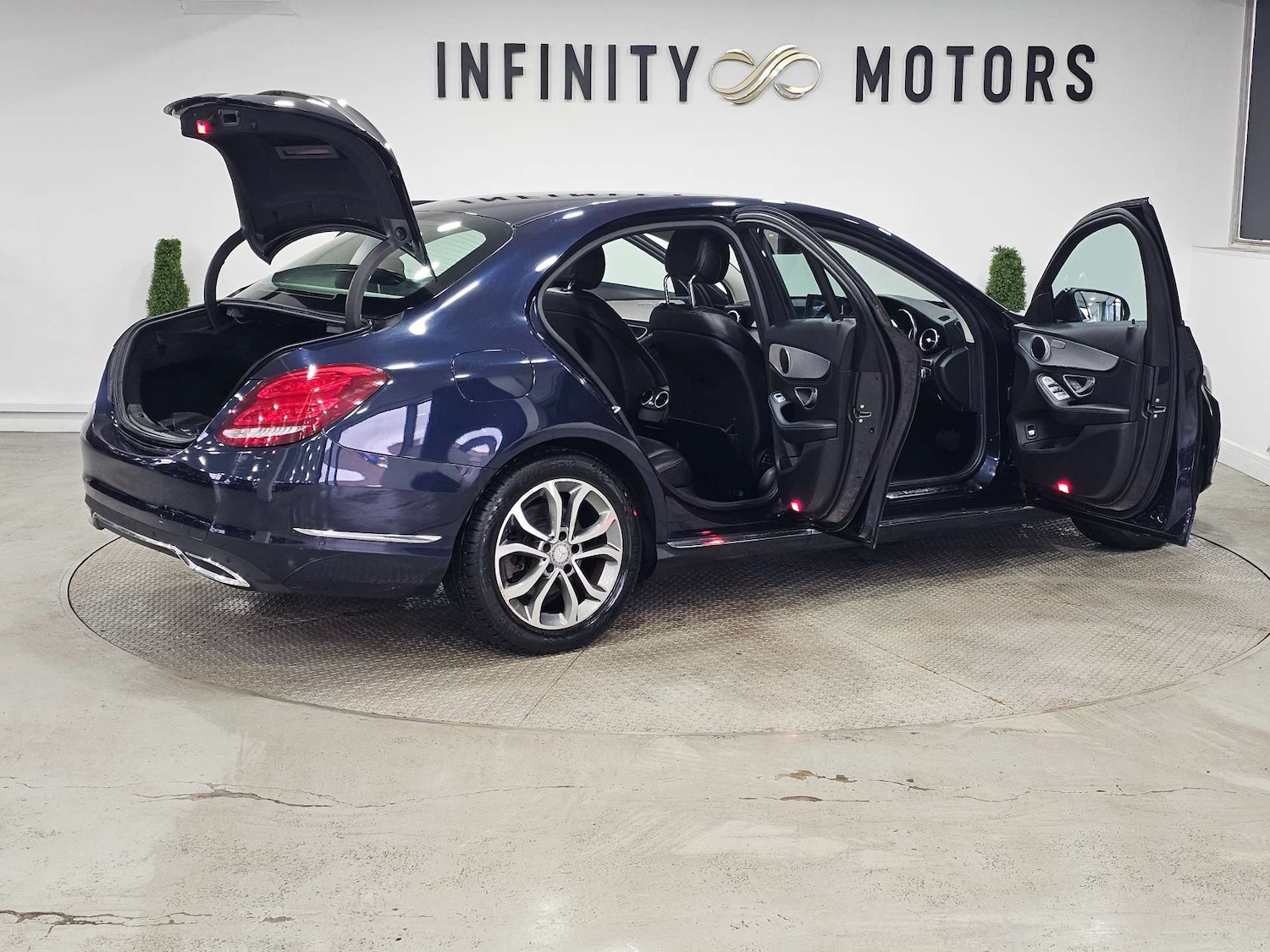 Used Mercedes-Benz C Class 2015 for sale - 77643175: Photo 44