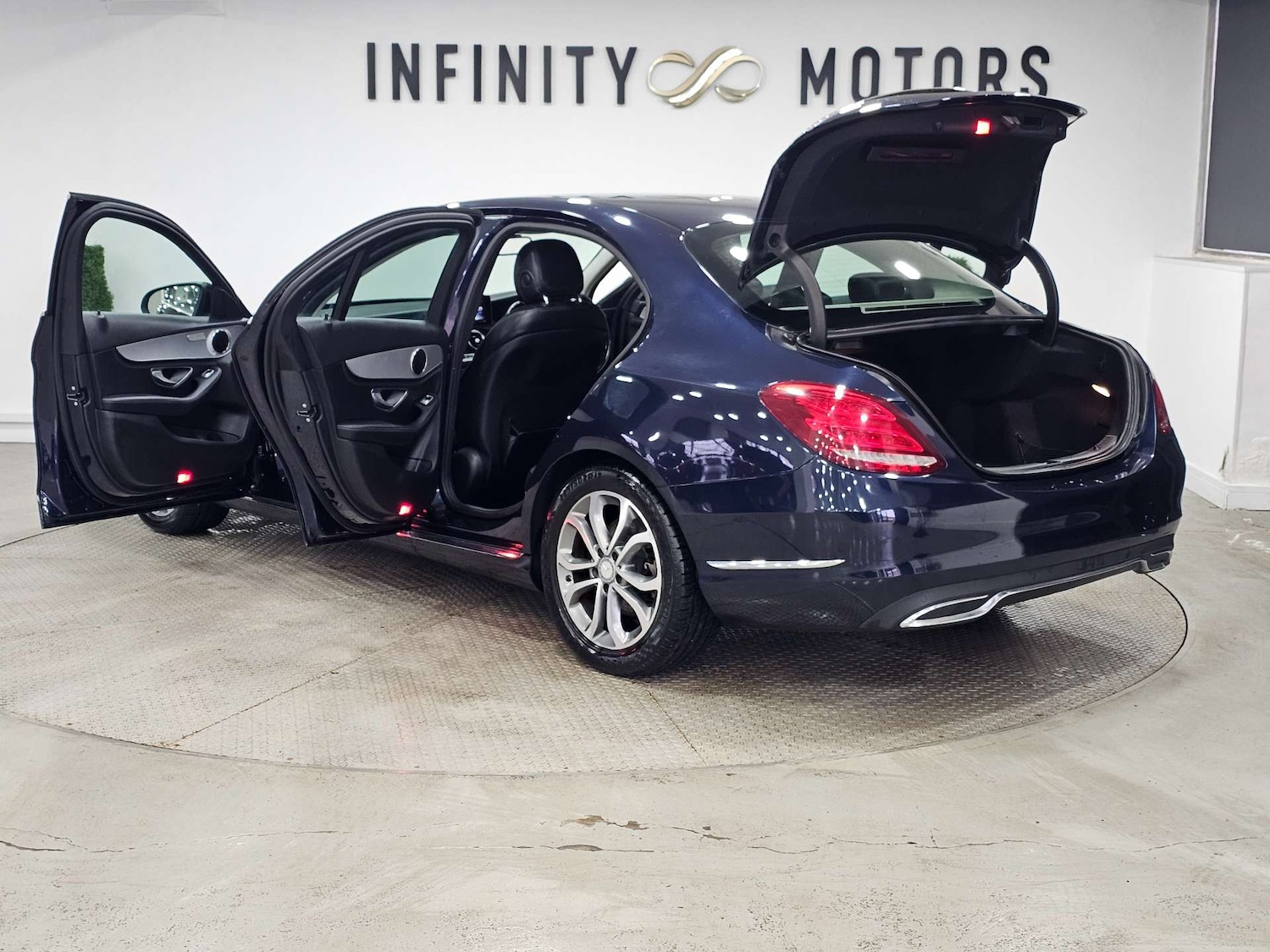 Used Mercedes-Benz C Class 2015 for sale - 77643175: Photo 46