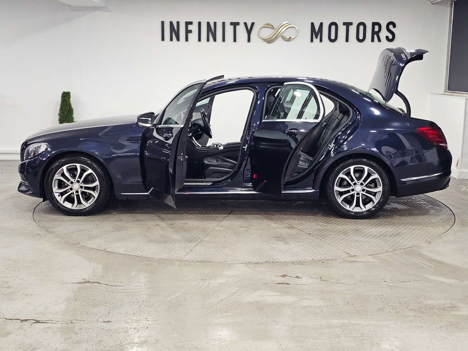 Used Mercedes-Benz C Class 2015 for sale - 77643175: Photo 47