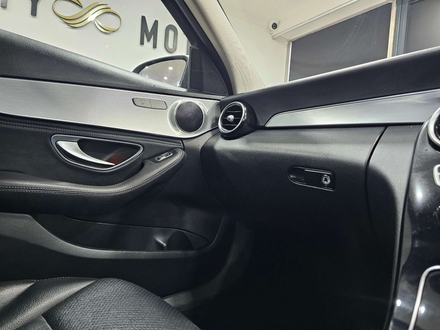 Used Mercedes-Benz C Class 2015 for sale - 77643175: Photo 72