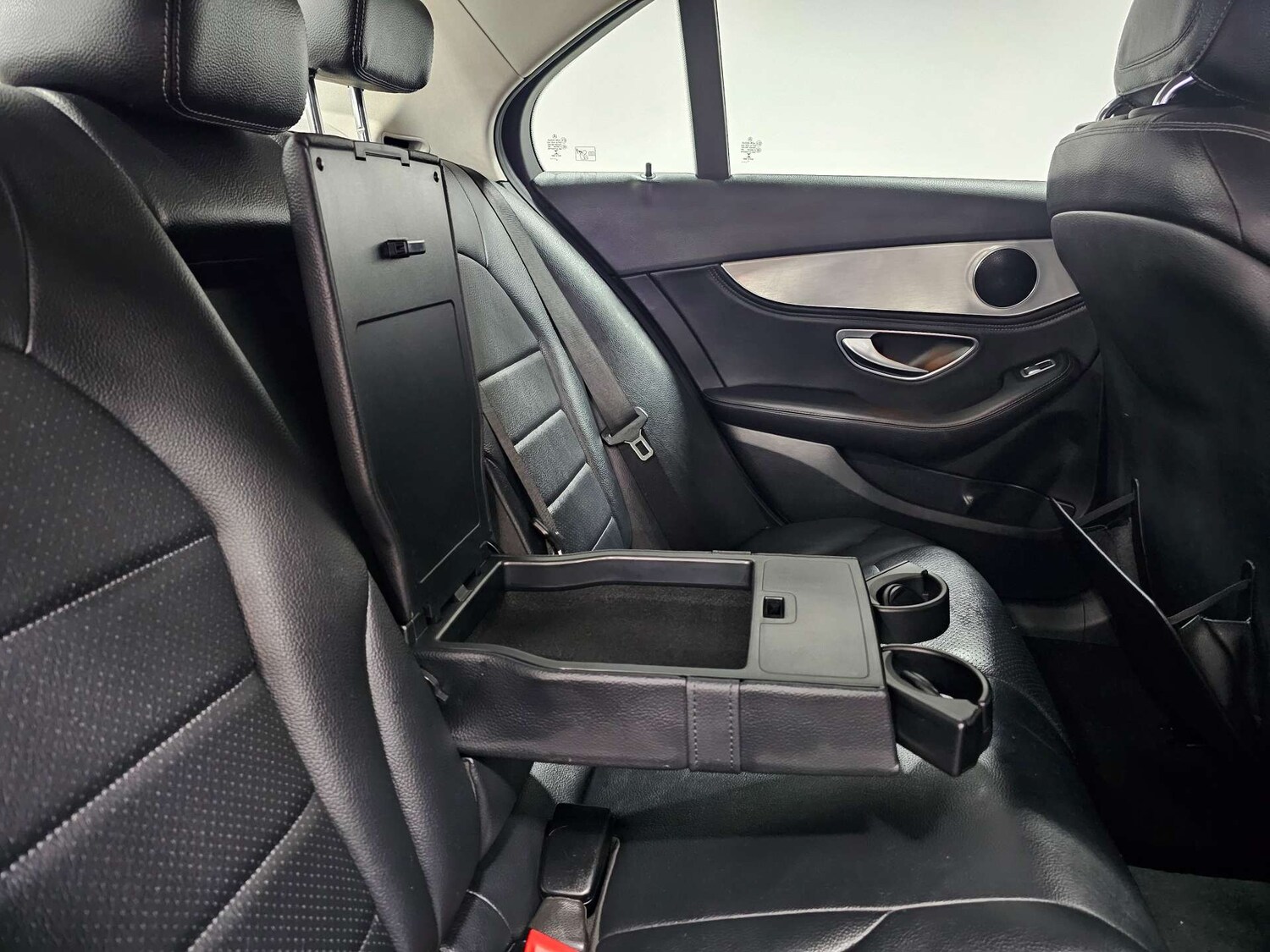 Used Mercedes-Benz C Class 2015 for sale - 77643175: Photo 79