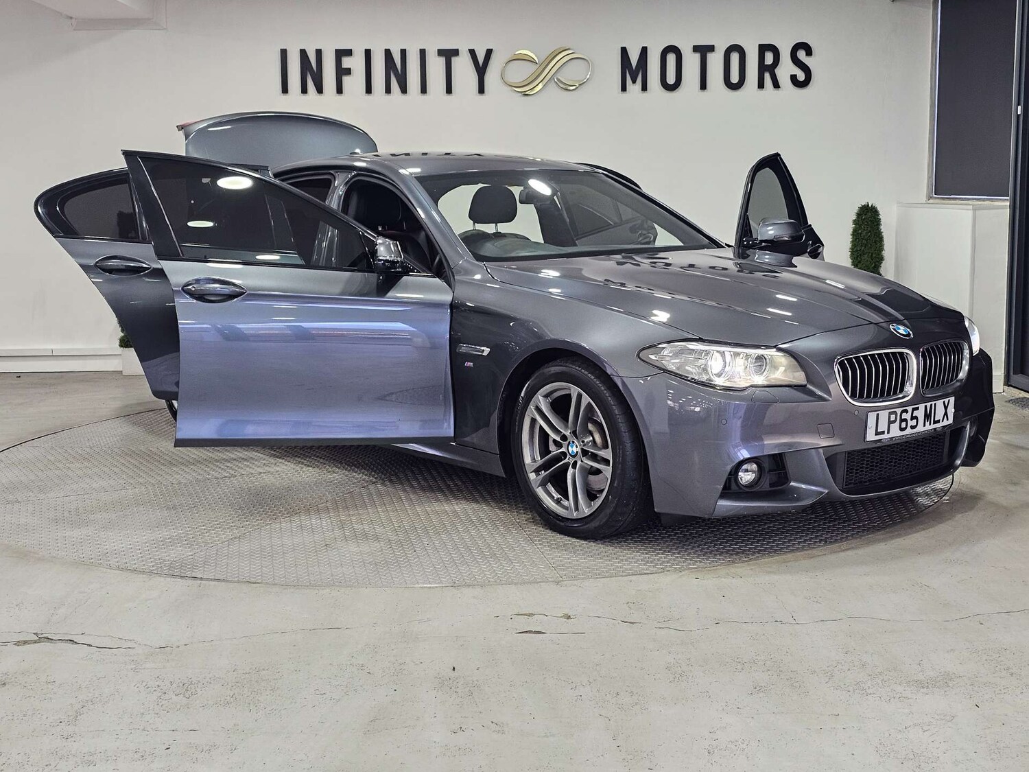 Used BMW 5 Series 2015 for sale - 76972360: Photo 43