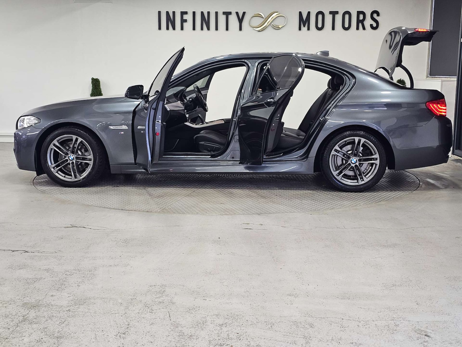 Used BMW 5 Series 2015 for sale - 76972360: Photo 46