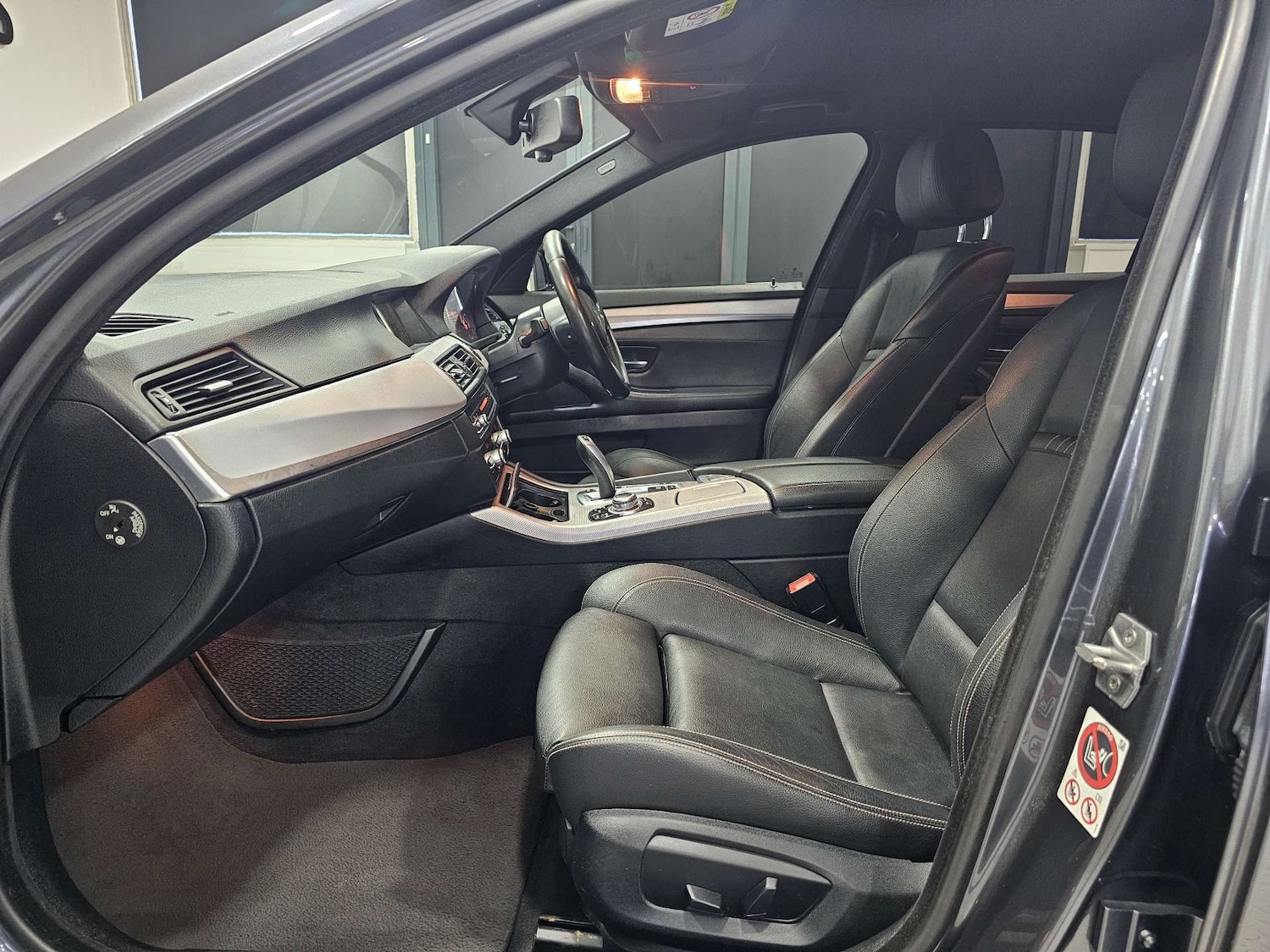 Used BMW 5 Series 2015 for sale - 76972360: Photo 90