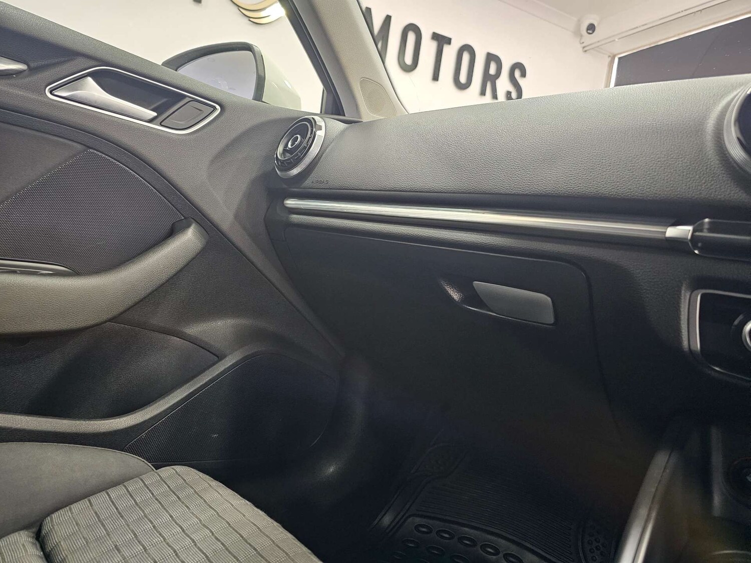 Used Audi A3 2014 for sale - 77963179: Photo 77