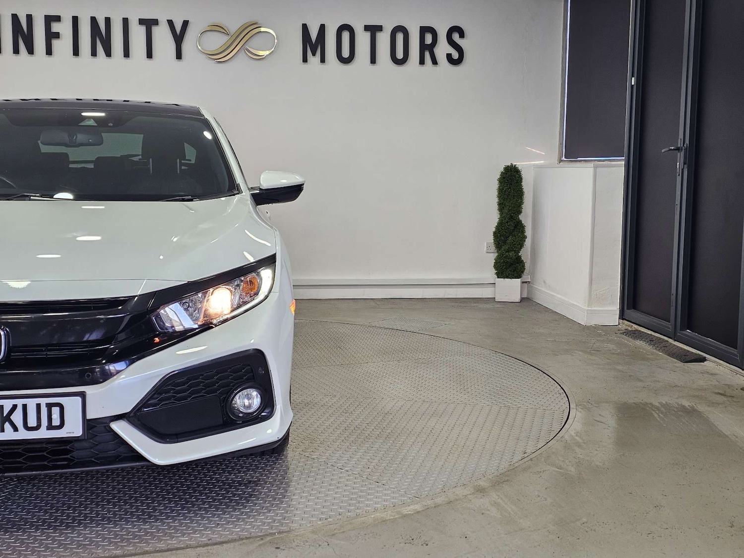 Used Honda Civic 2017 for sale - 76972393: Photo 14