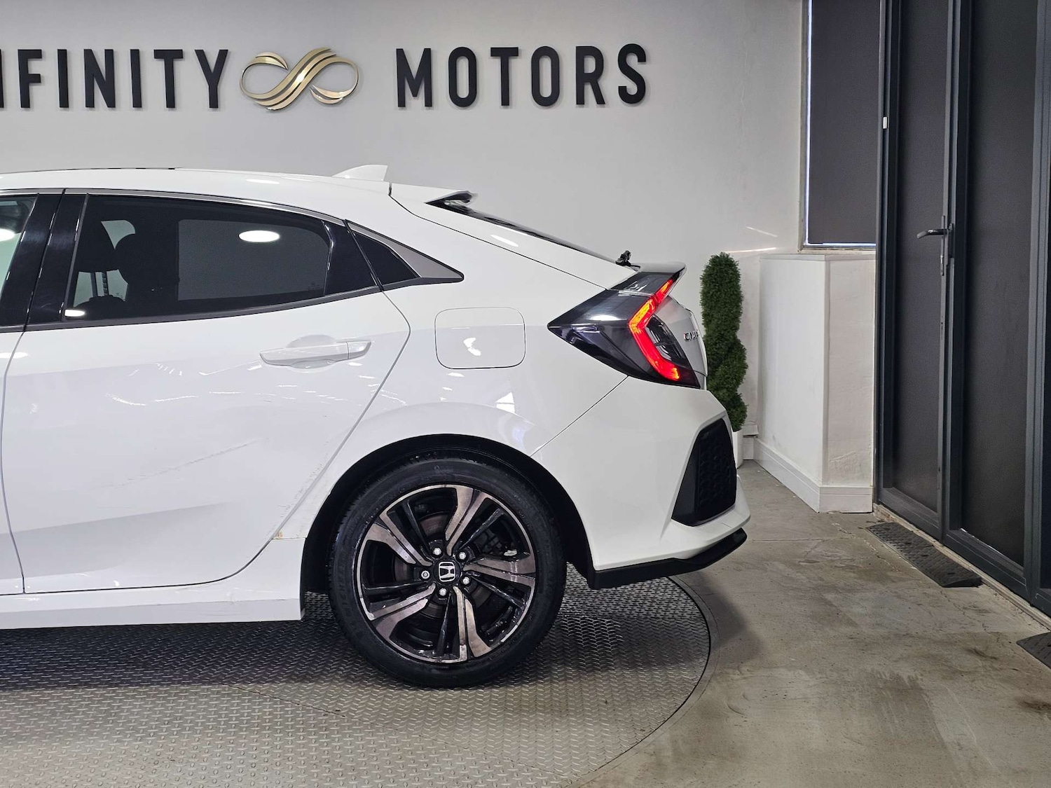 Used Honda Civic 2017 for sale - 76972393: Photo 21
