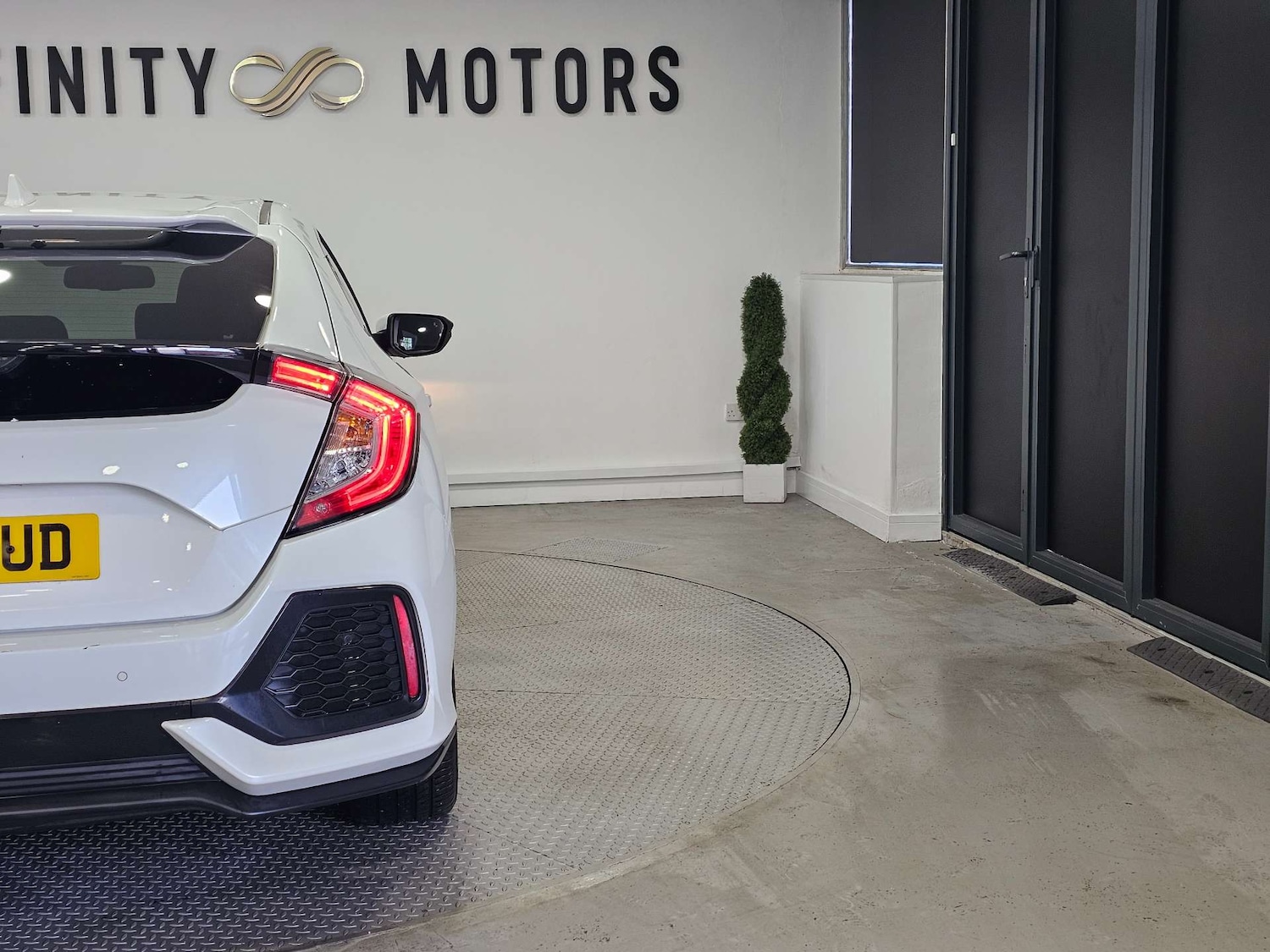 Used Honda Civic 2017 for sale - 76972393: Photo 29