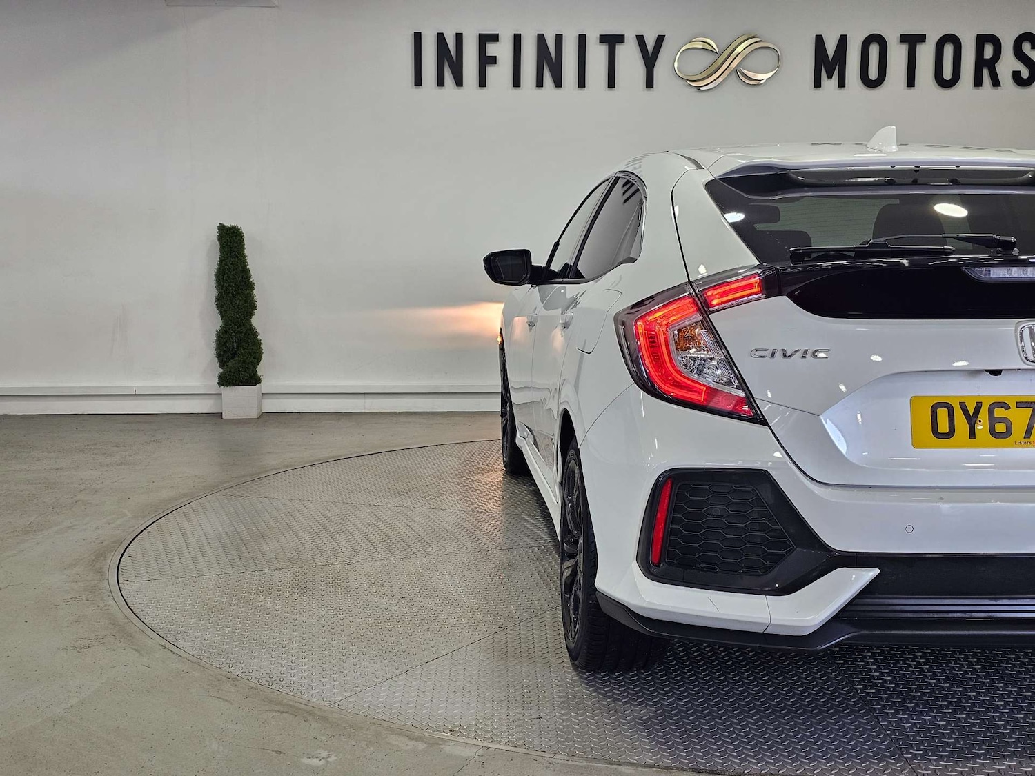 Used Honda Civic 2017 for sale - 76972393: Photo 30