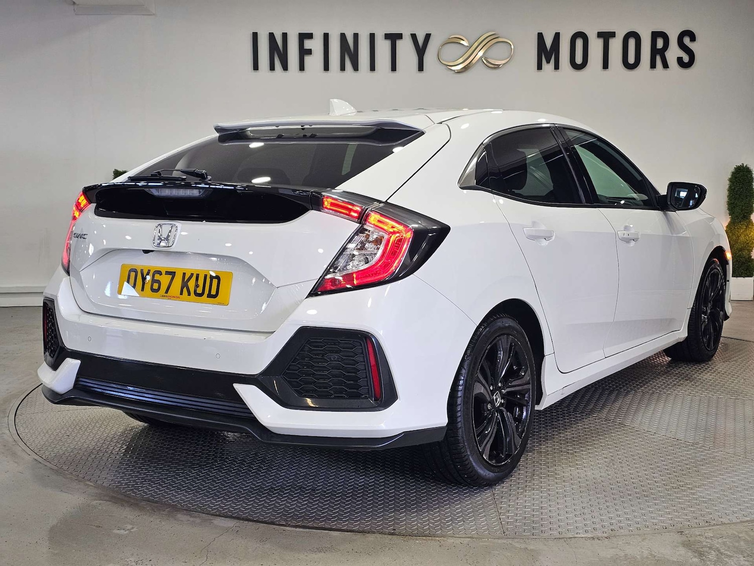 Used Honda Civic 2017 for sale - 76972393: Photo 32