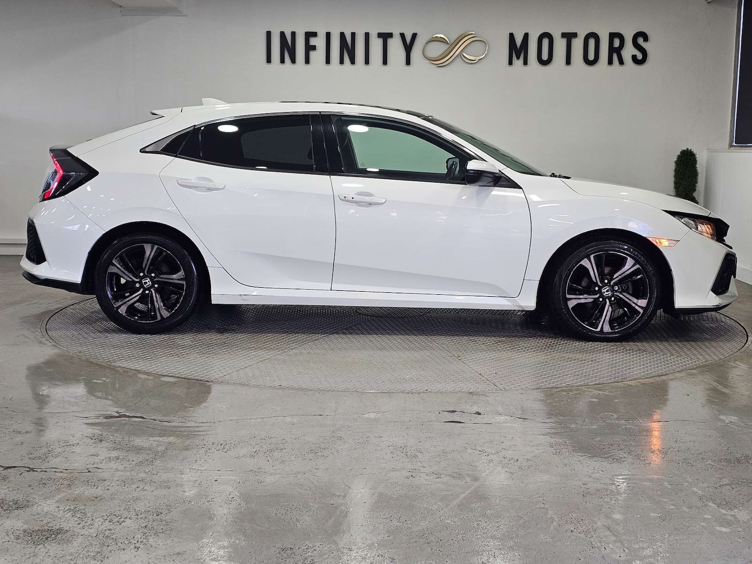 Used Honda Civic 2017 for sale - 76972393: Photo 34