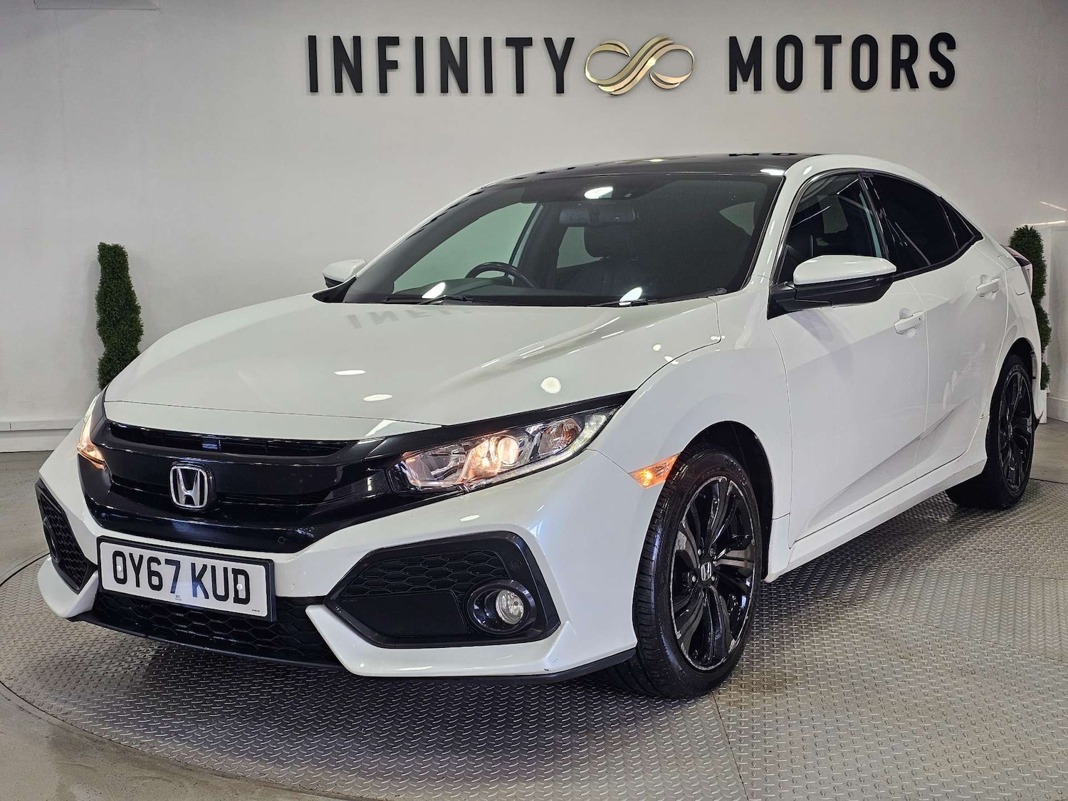Used Honda Civic 2017 for sale - 76972393: Photo 4