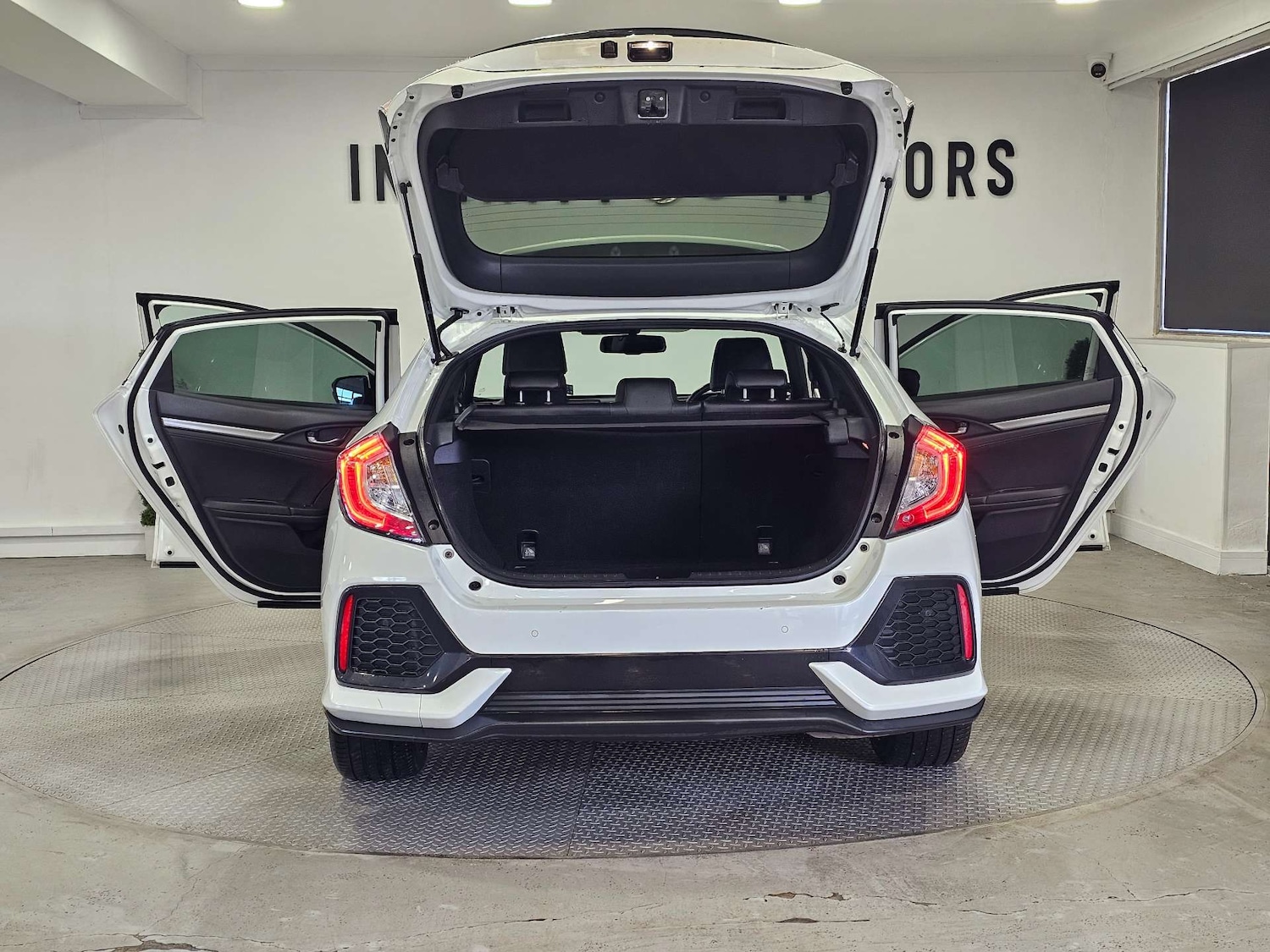 Used Honda Civic 2017 for sale - 76972393: Photo 47