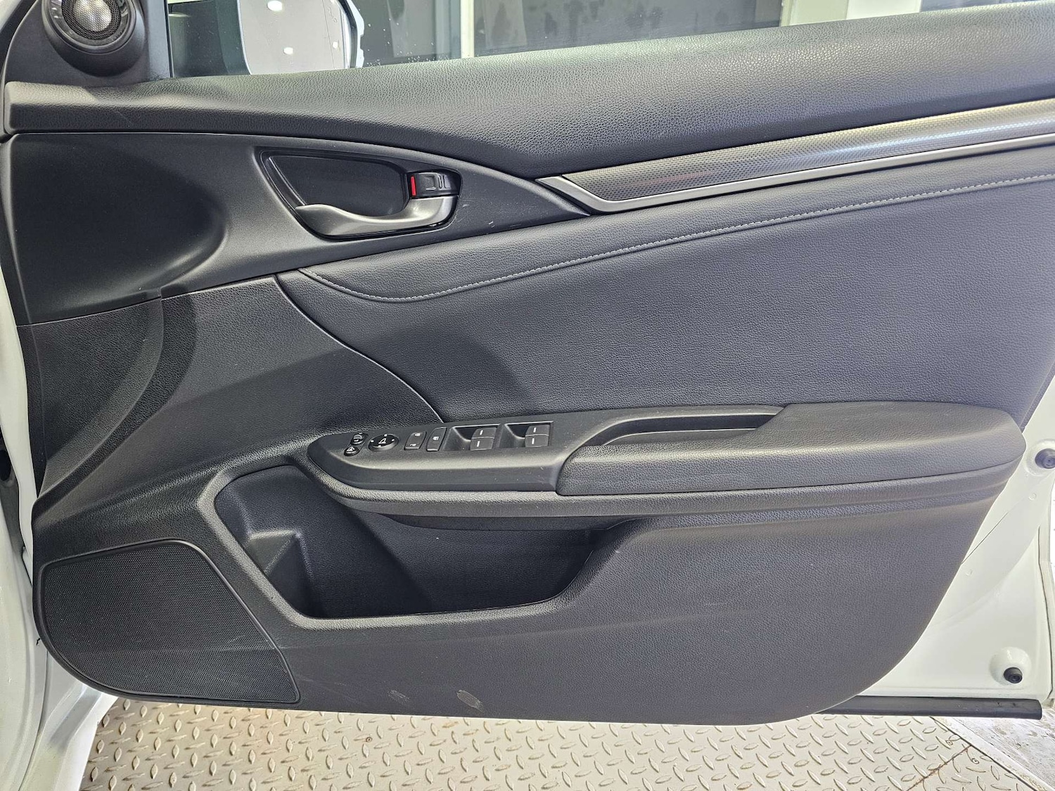 Used Honda Civic 2017 for sale - 76972393: Photo 52