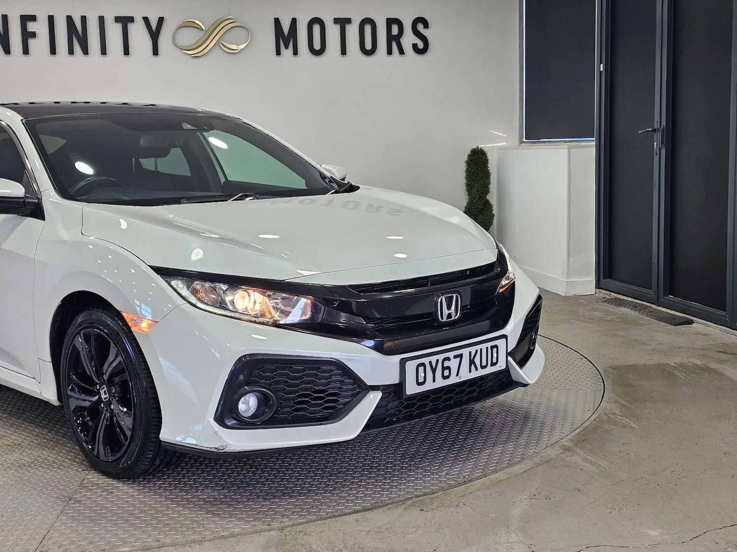 Used Honda Civic 2017 for sale - 76972393: Photo 6