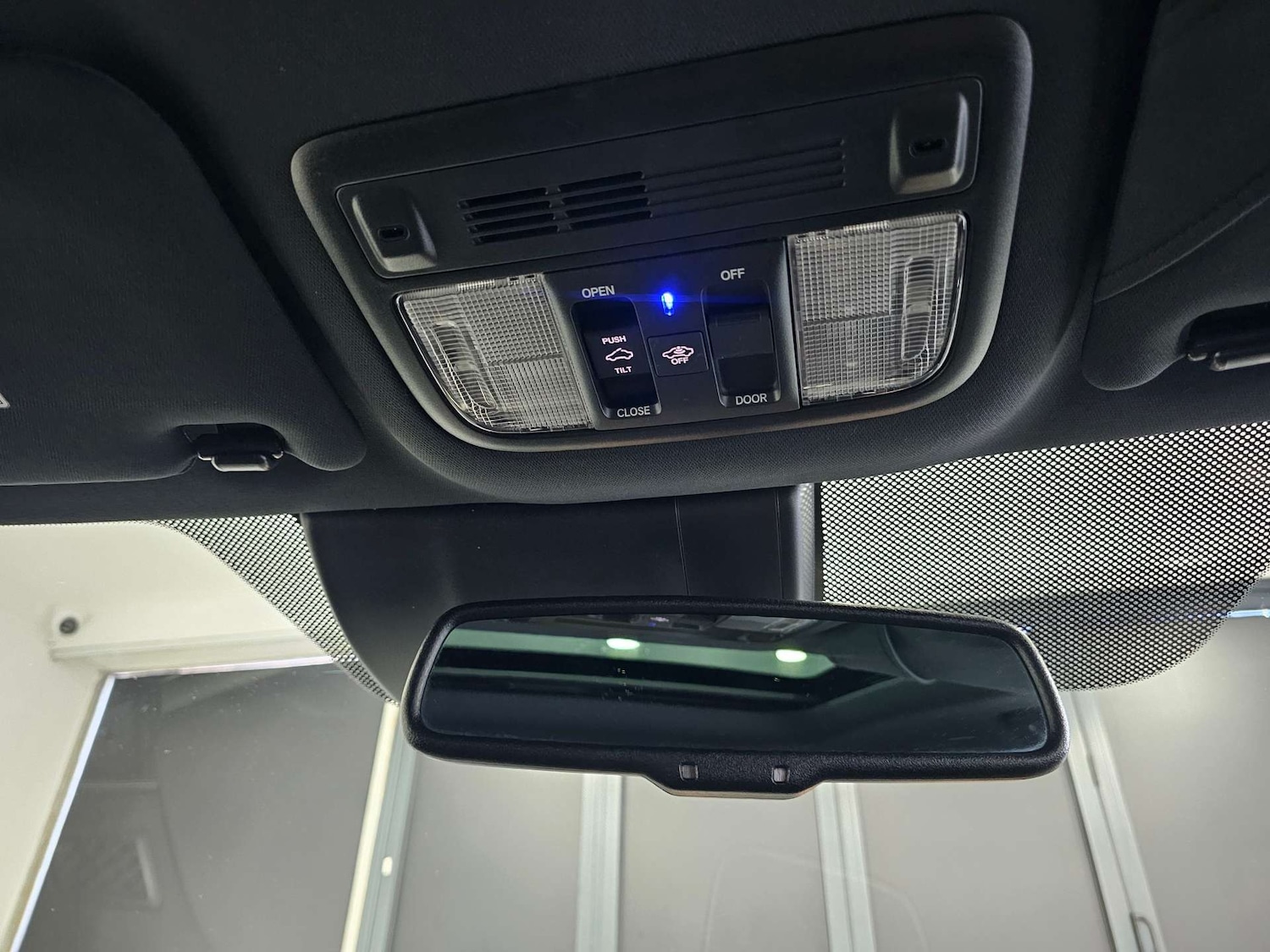 Used Honda Civic 2017 for sale - 76972393: Photo 69