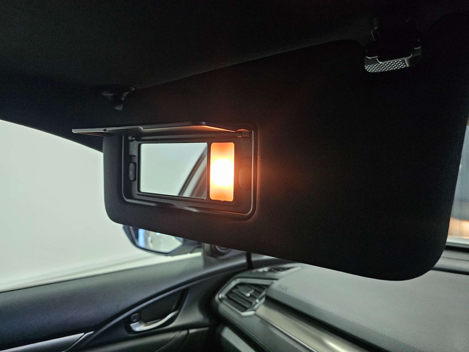 Used Honda Civic 2017 for sale - 76972393: Photo 70