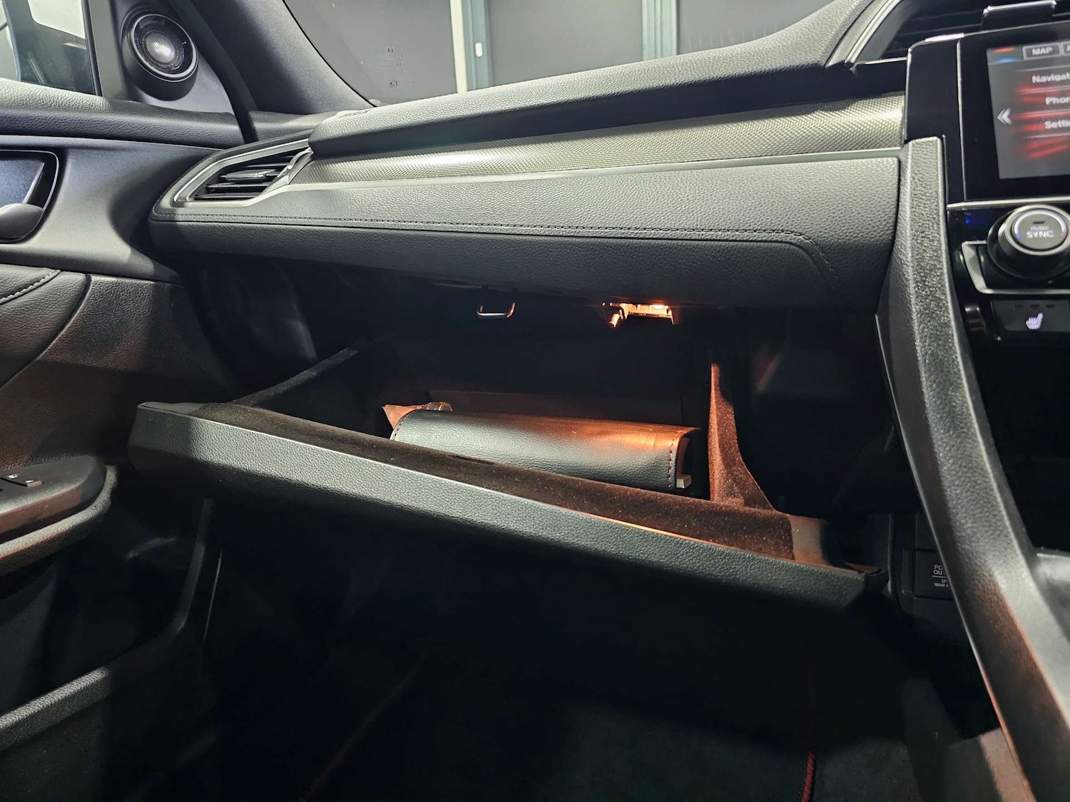 Used Honda Civic 2017 for sale - 76972393: Photo 72