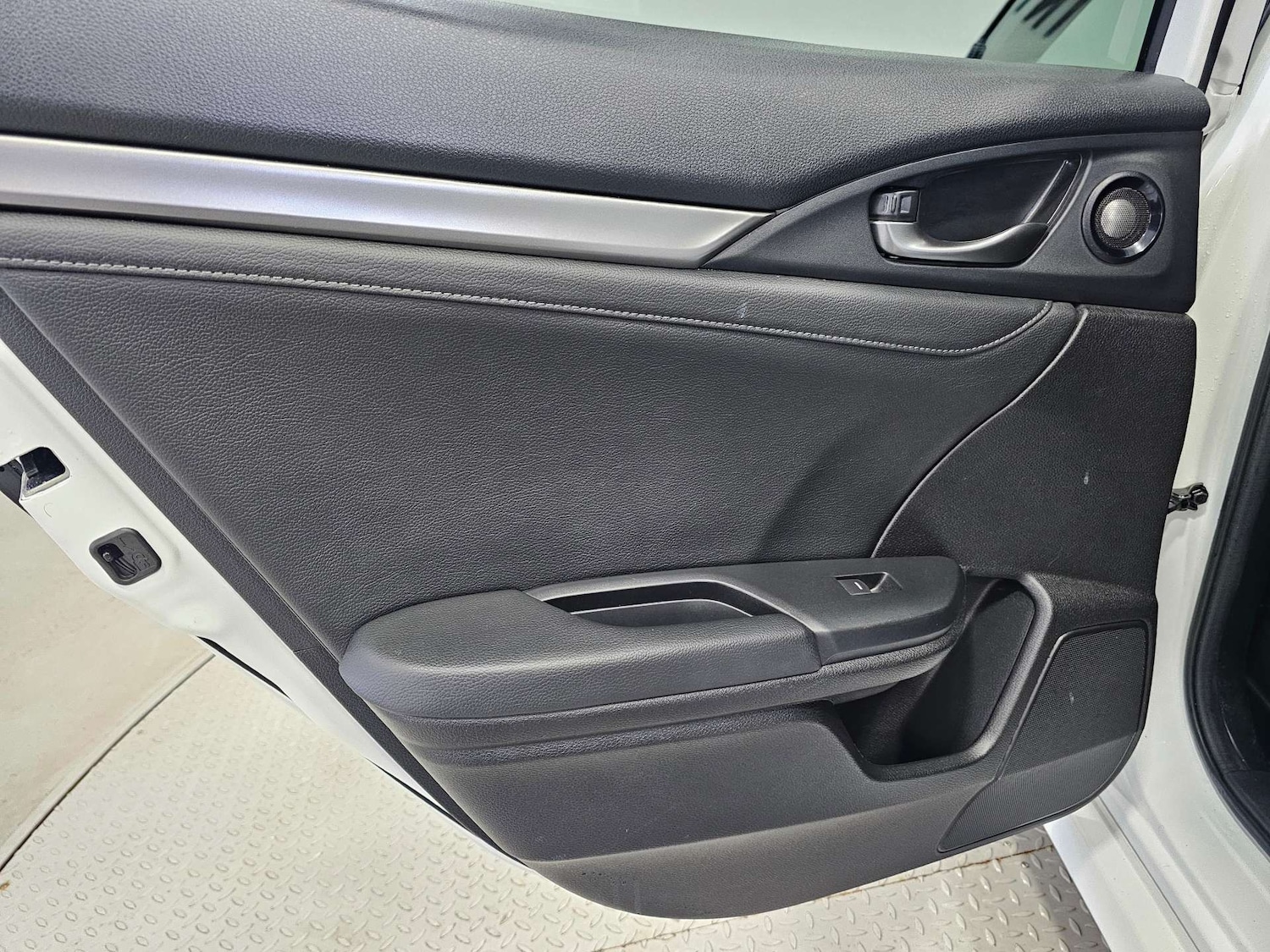 Used Honda Civic 2017 for sale - 76972393: Photo 82