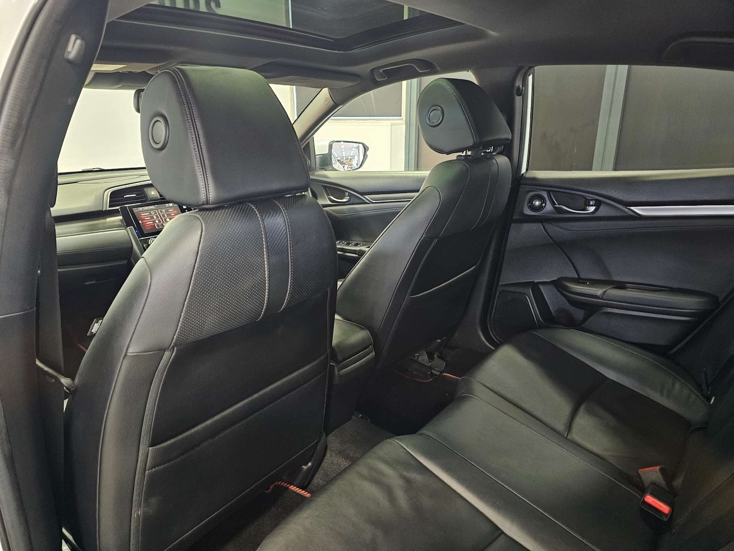 Used Honda Civic 2017 for sale - 76972393: Photo 84