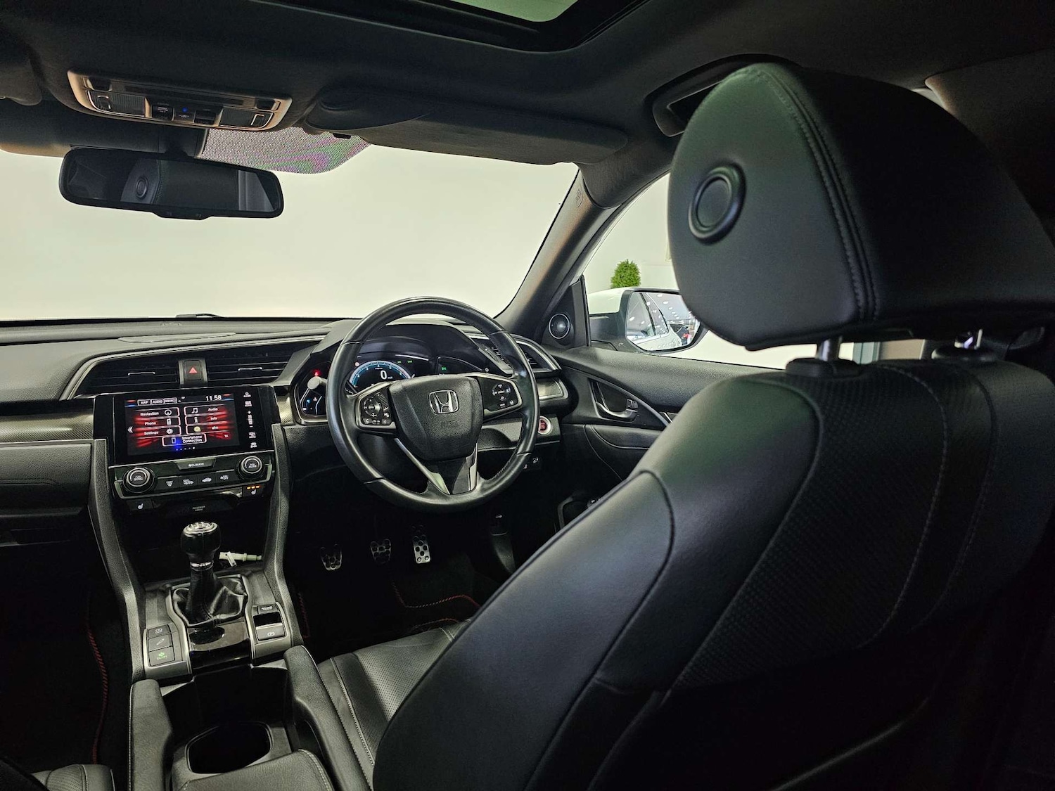 Used Honda Civic 2017 for sale - 76972393: Photo 86