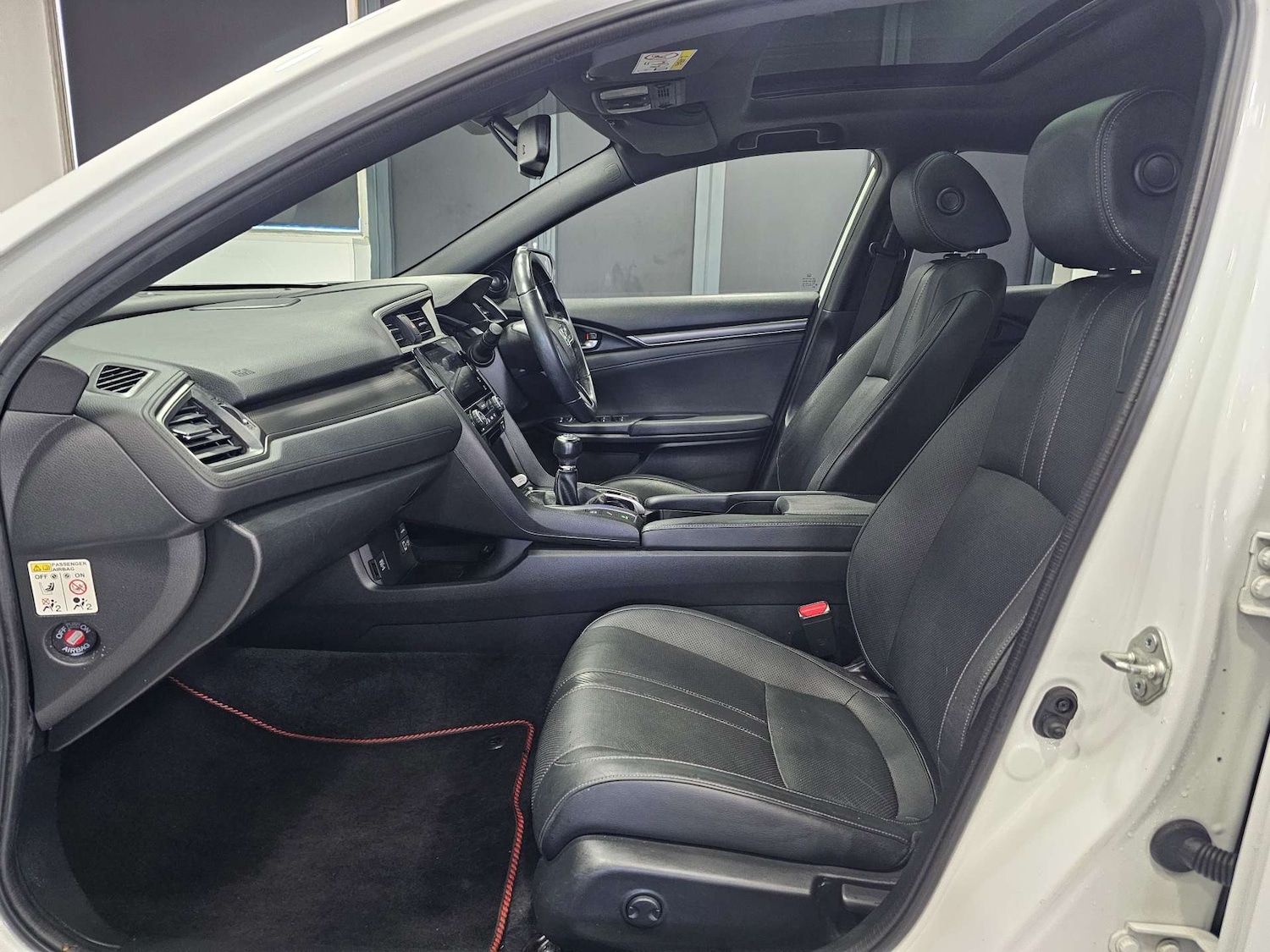 Used Honda Civic 2017 for sale - 76972393: Photo 90