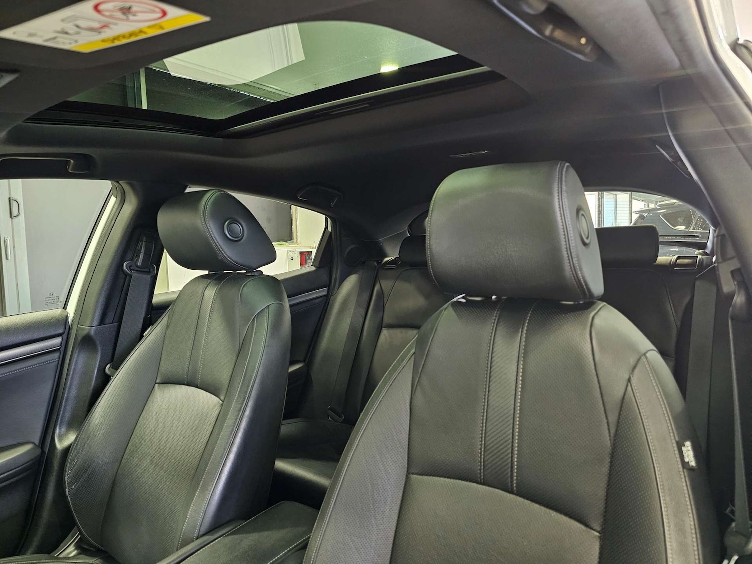 Used Honda Civic 2017 for sale - 76972393: Photo 93