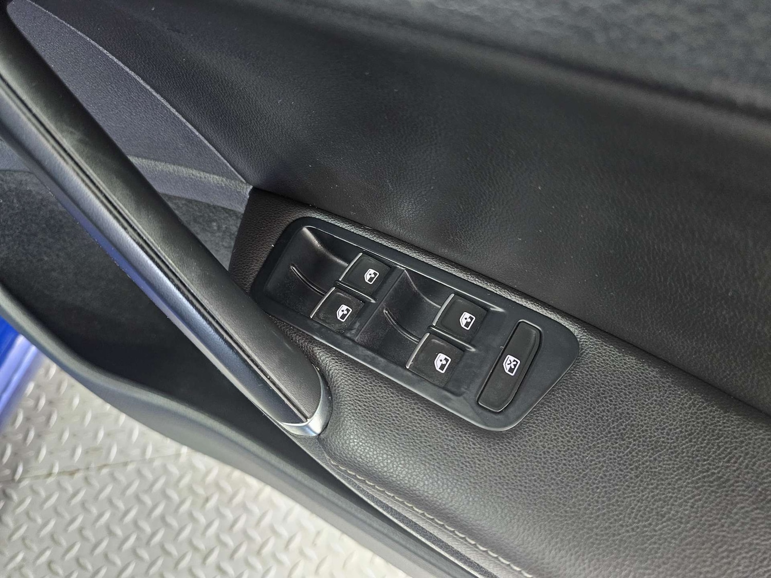 Used Volkswagen Golf 2016 for sale - 76972317: Photo 27