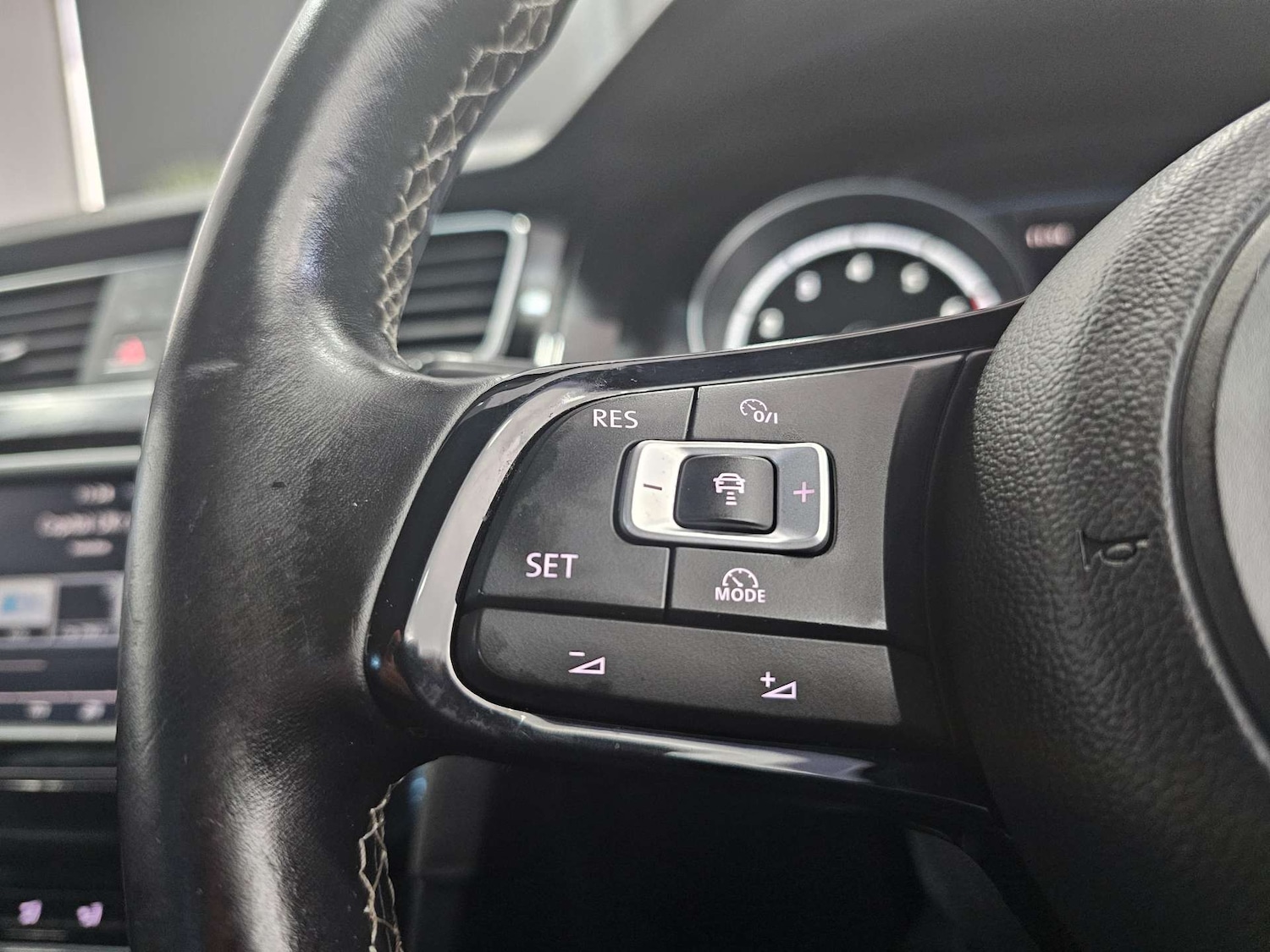 Used Volkswagen Golf 2016 for sale - 76972317: Photo 28