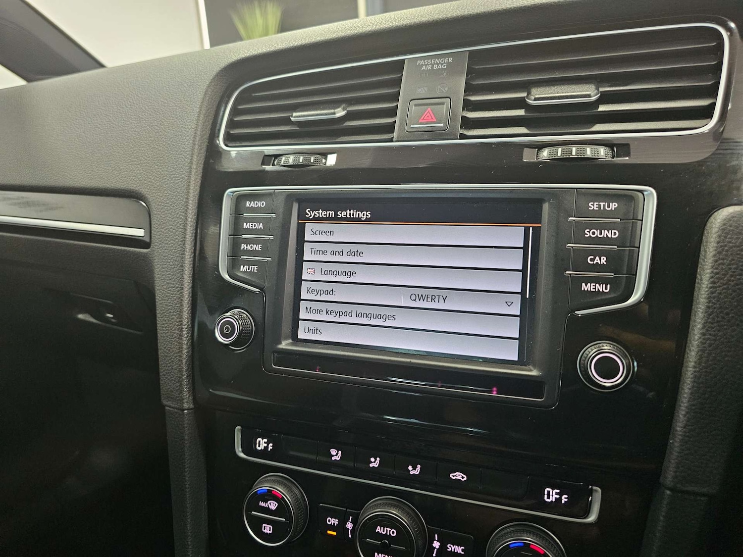 Used Volkswagen Golf 2016 for sale - 76972317: Photo 40