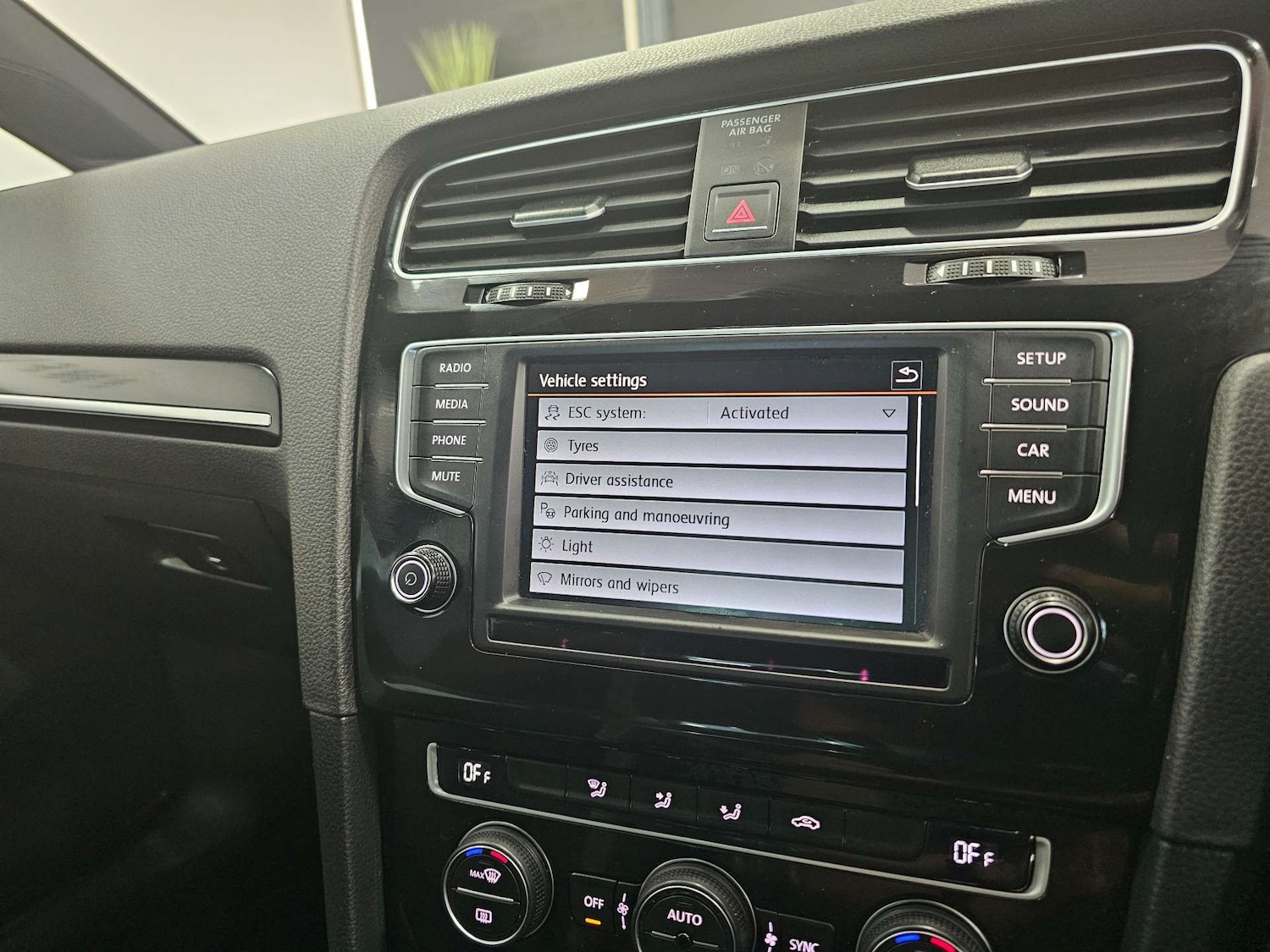 Used Volkswagen Golf 2016 for sale - 76972317: Photo 42