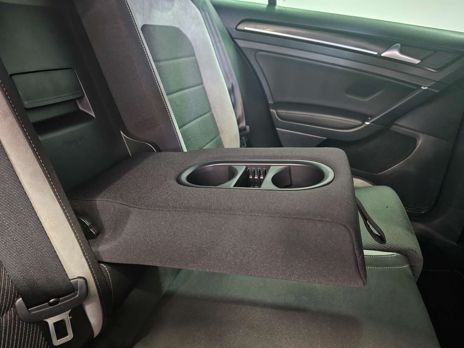 Used Volkswagen Golf 2016 for sale - 76972317: Photo 54