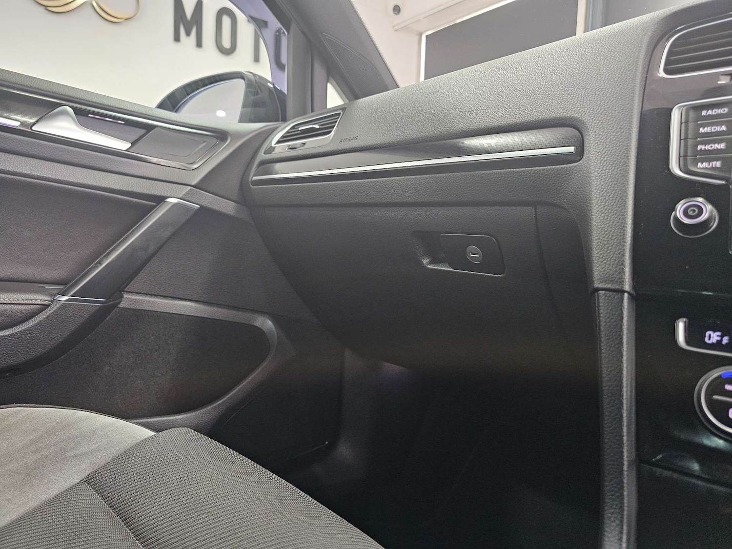 Used Volkswagen Golf 2016 for sale - 76972317: Photo 86