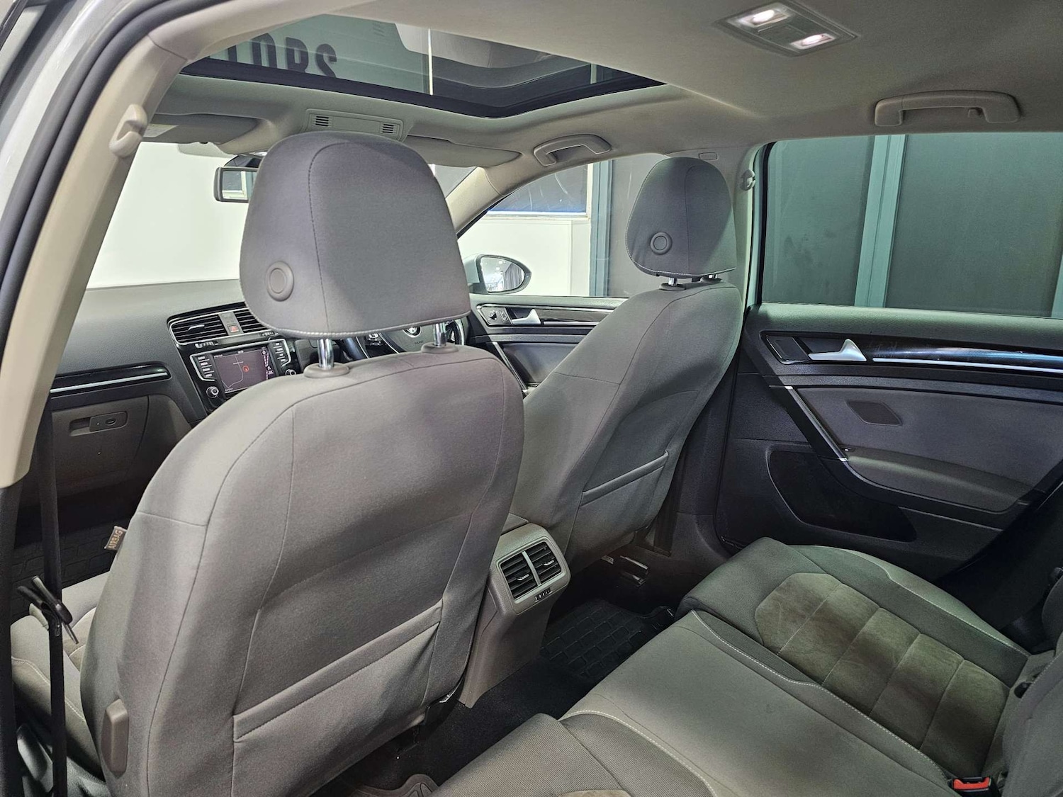 Used Volkswagen Golf 2015 for sale - 77168090: Photo 85