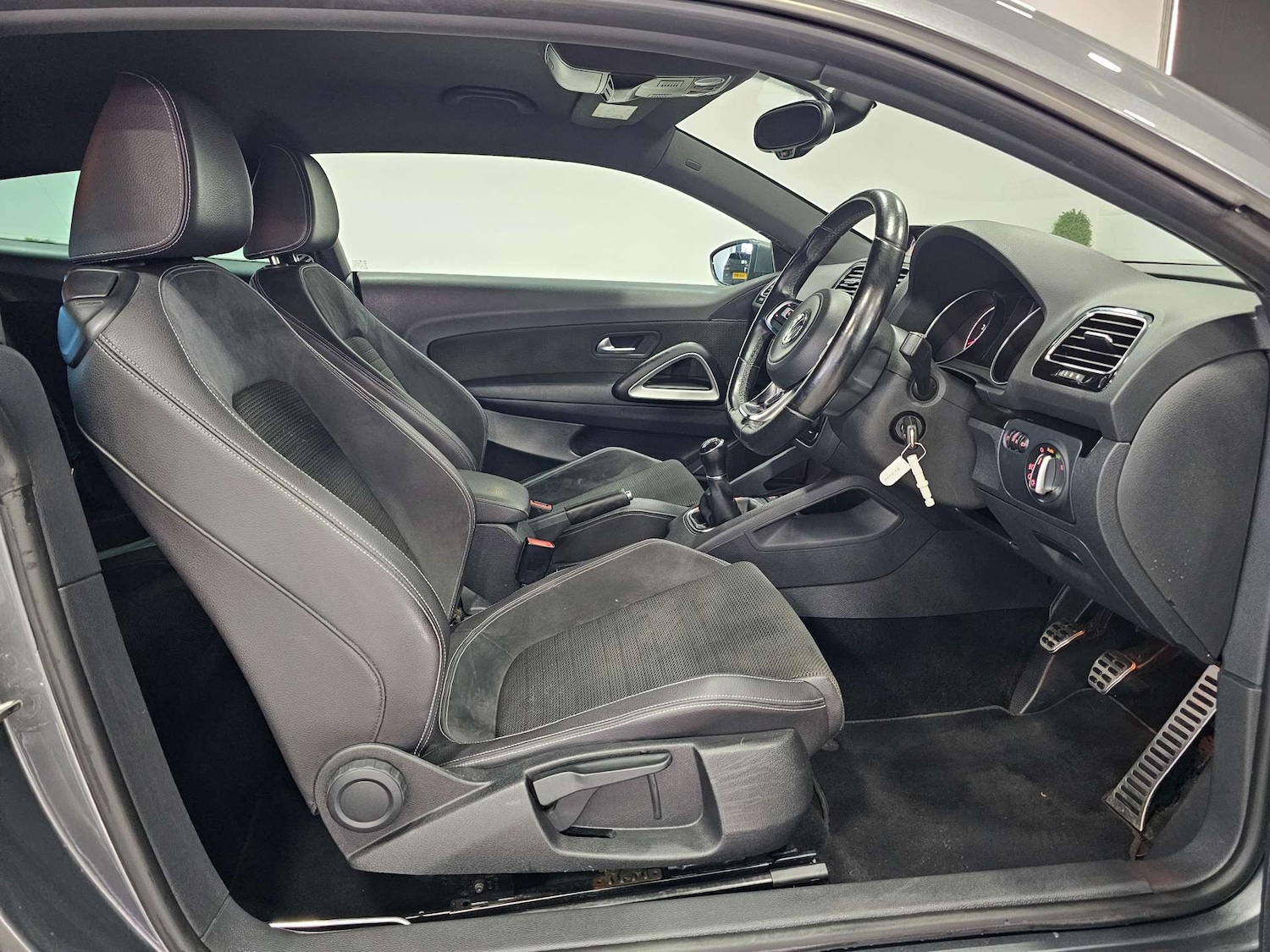 Used Volkswagen Scirocco 2015 for sale - 77937319: Photo 3