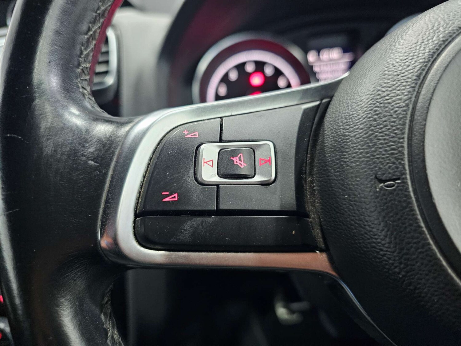 Used Volkswagen Scirocco 2015 for sale - 77937319: Photo 60