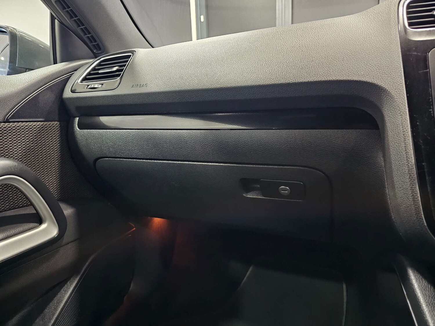 Used Volkswagen Scirocco 2015 for sale - 77937319: Photo 74