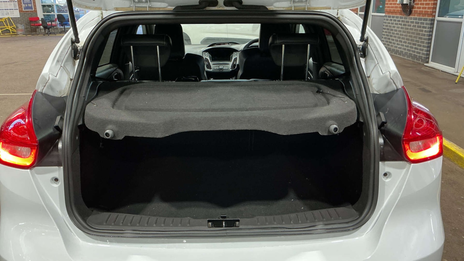 Used Ford Focus 2015 for sale - 76972343: Photo 9