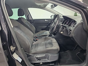 Used Volkswagen Golf 2015 for sale - 76972362: Photo