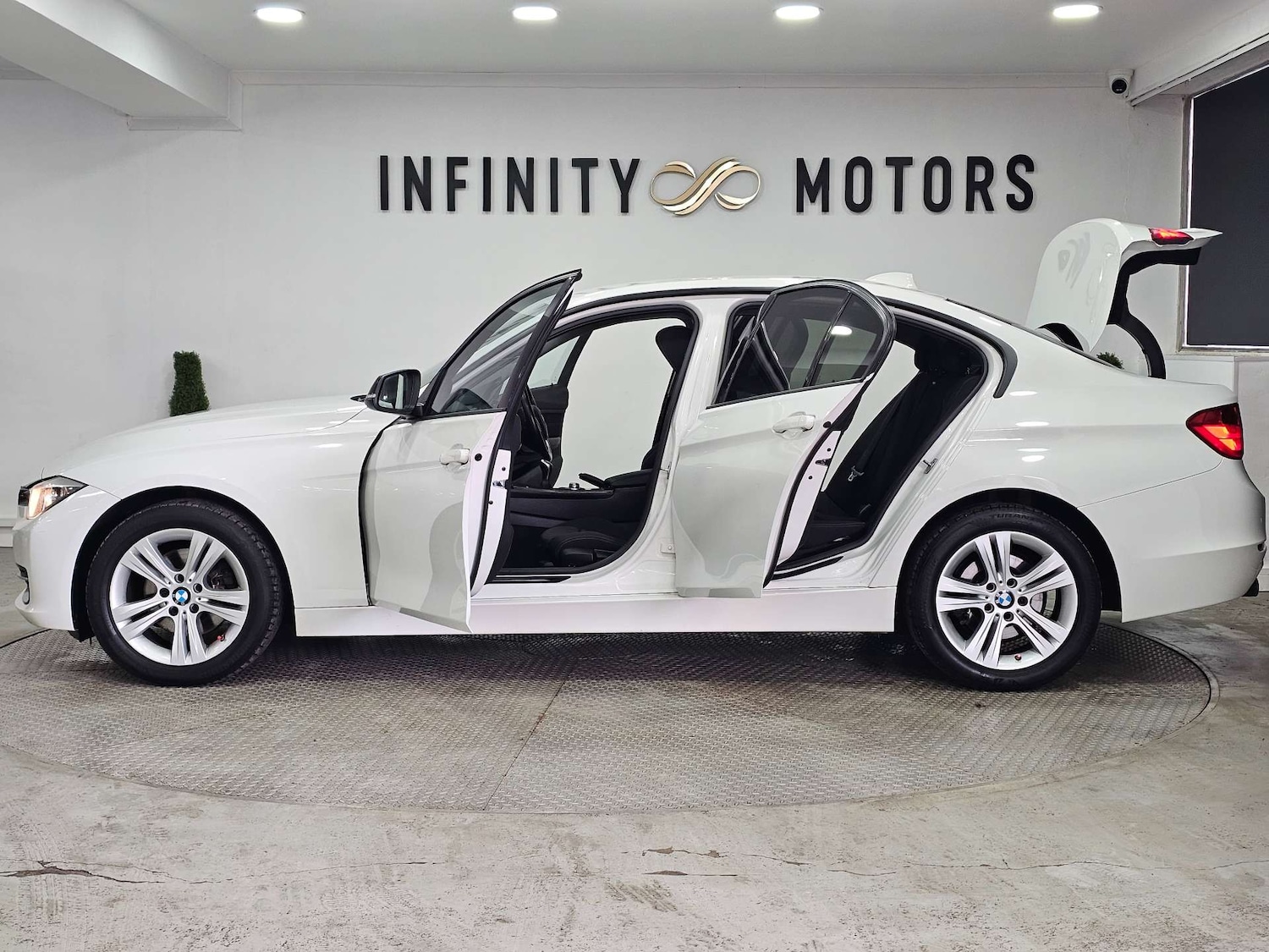 Used BMW 3 Series 2014 for sale - 77088689: Photo 45