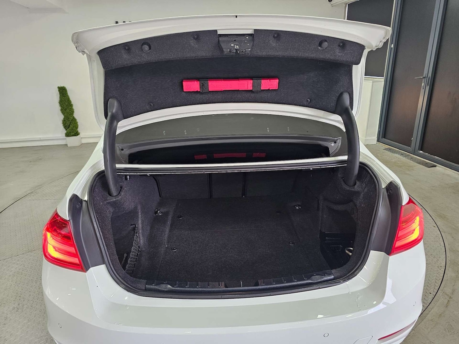 Used BMW 3 Series 2014 for sale - 77088689: Photo 82