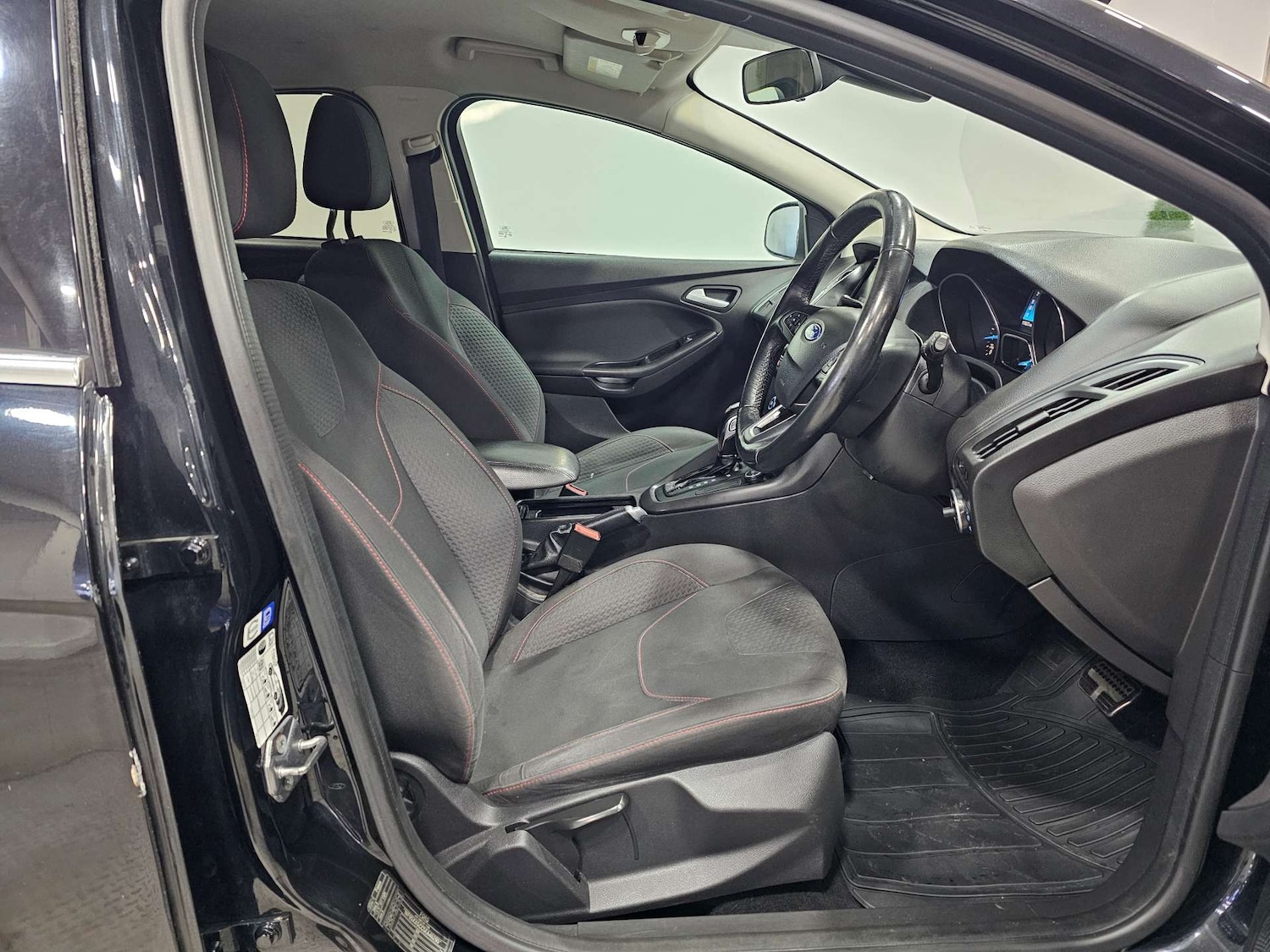 Used Ford Focus 2014 for sale - 77101110: Photo 2