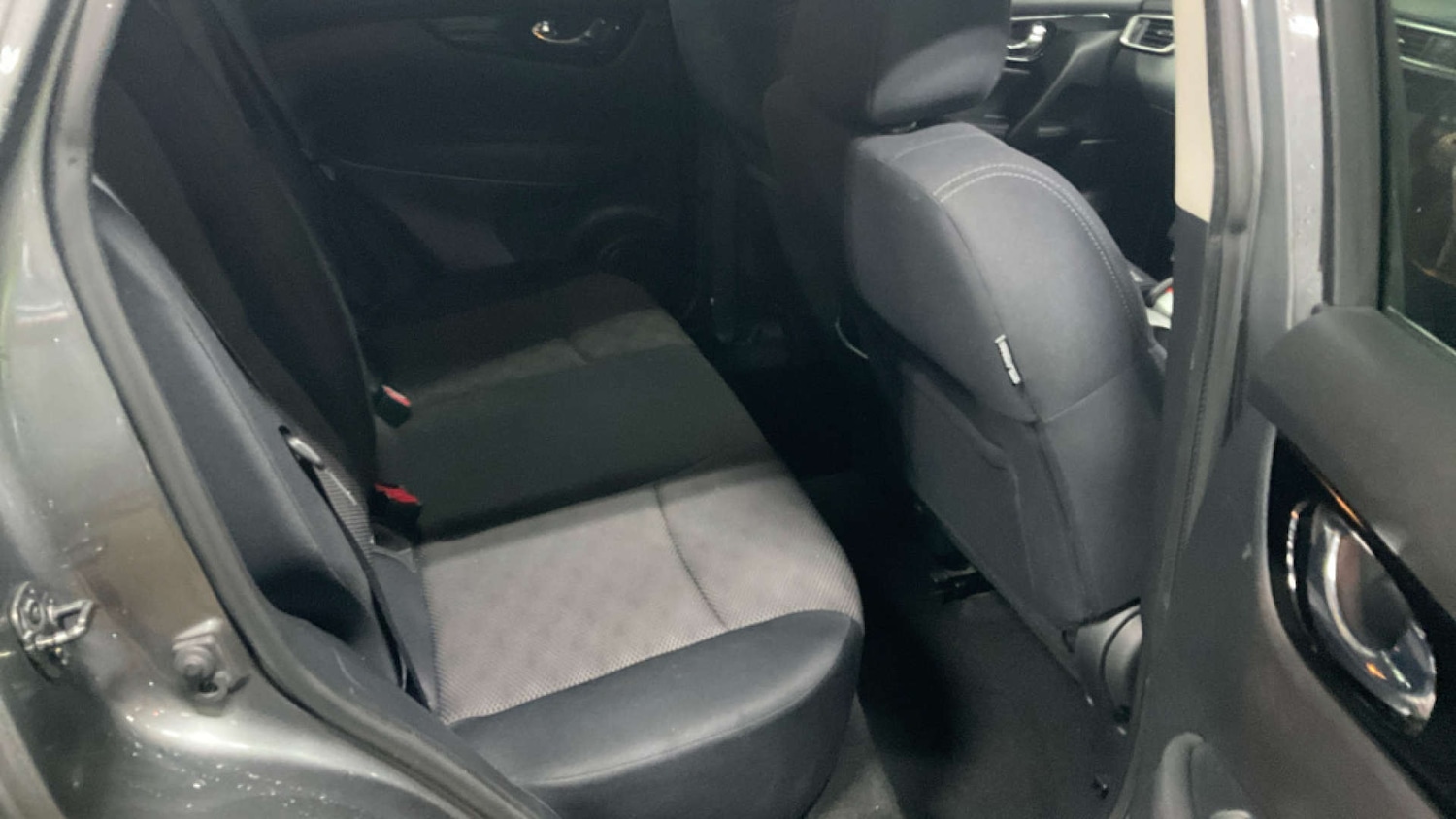 Used Nissan Qashqai 2015 for sale - 76972471: Photo 11