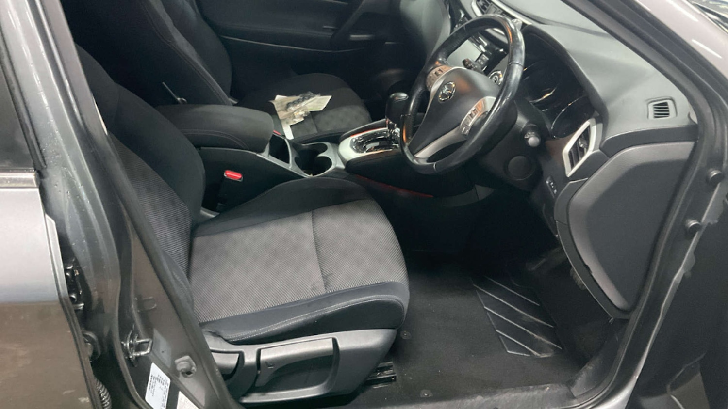 Used Nissan Qashqai 2015 for sale - 76972471: Photo 12