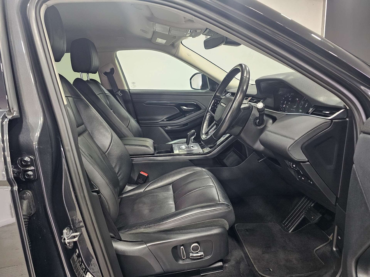 Used Land Rover Range Rover Evoque 2021 for sale - 76972480: Photo 3