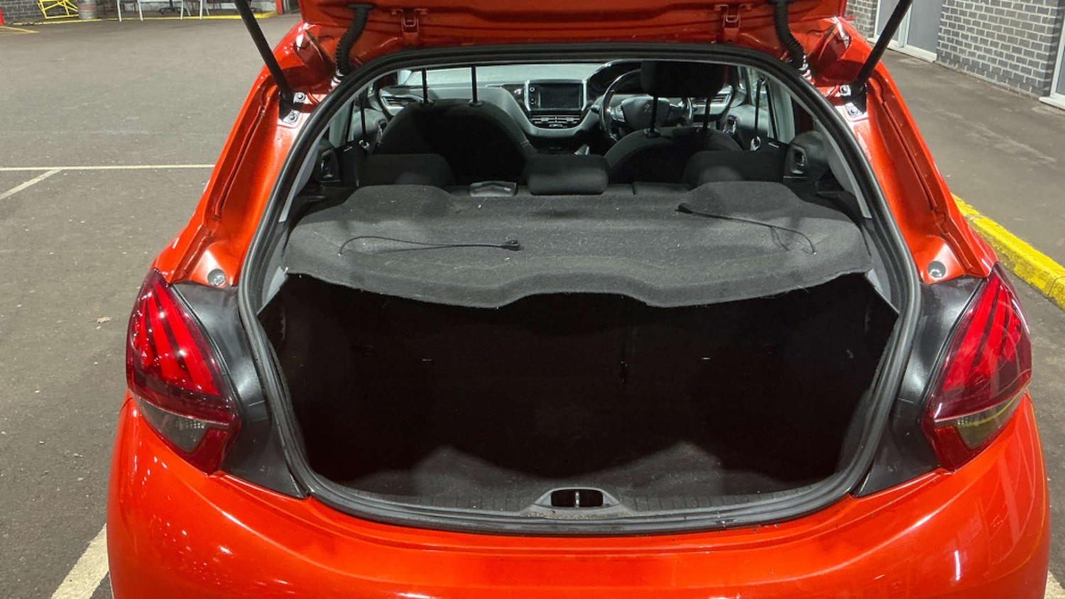 Used Peugeot 208 2018 for sale - 76972476: Photo 11