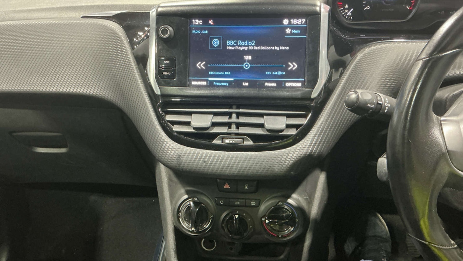 Used Peugeot 208 2018 for sale - 76972476: Photo 15