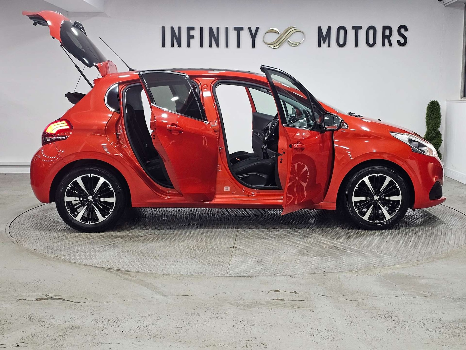 Used Peugeot 208 2018 for sale - 76972476: Photo 41